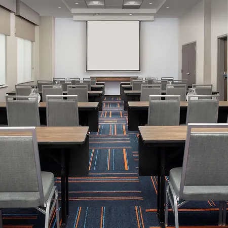 Hampton Inn Baltimore-Downtown-Convention Center-2